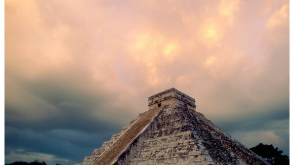 chichen_itza_yucatan_mexico_-_el_castillo